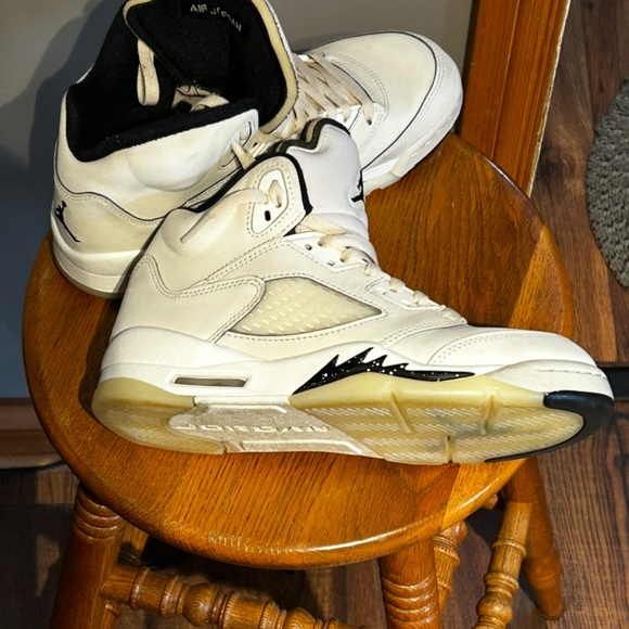 Sneakers - Picture 4 of 4